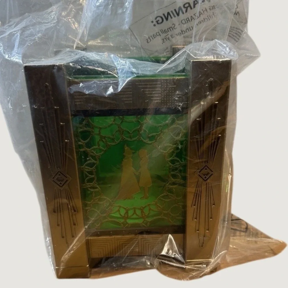 NEW Wicked Regal Cinemas‎ Exclusive Light-Up Lantern Popcorn Bucket 2024